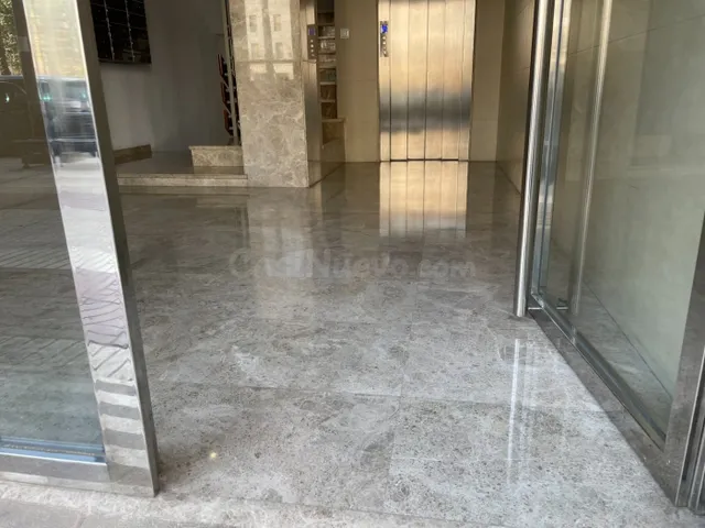 LOCAL EN PLANTA ENTRESUELO PARA OFICINA SITUADO EN ZONA COME - foto 4