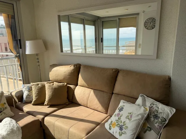 Apartamento en primera línea de playa en gandía con vistas al mar — 5
