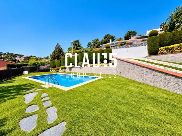 Casa independiente en venta con piscina privada y espectacul - foto 3