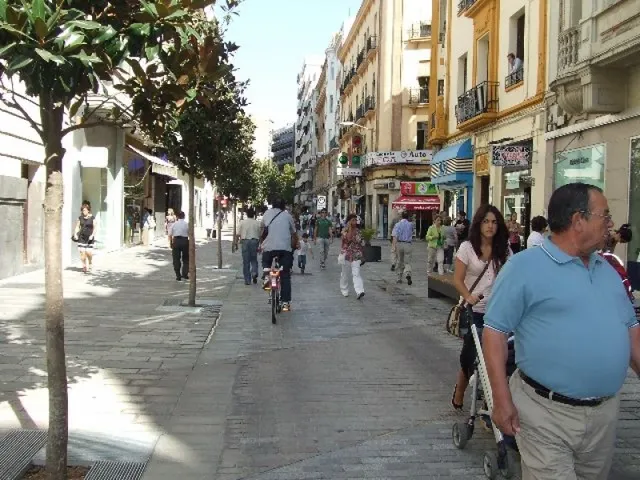 LOCAL EN PLENO CENTRO DE CORDOBA CAPITAL — 12