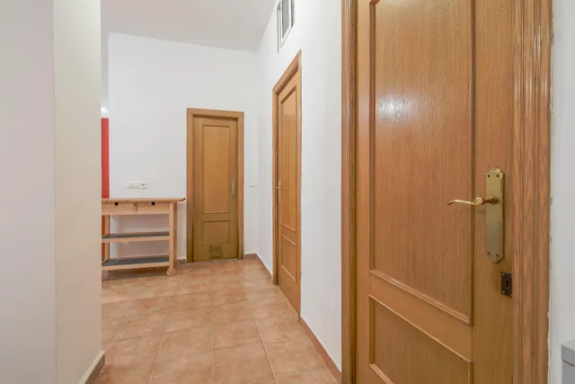 BAJO CON DISTRIBUCIÓN DE VIVIENDA Y PATIO EN GRAU DE VALENCIA — 12
