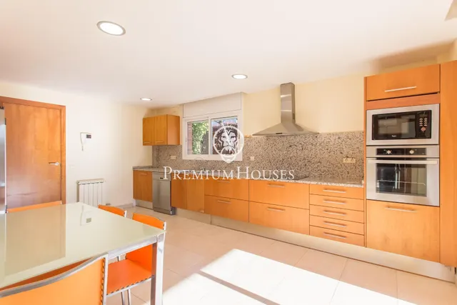 Casa independiente con vistas al mar en venta en Arenys de Mar — 10