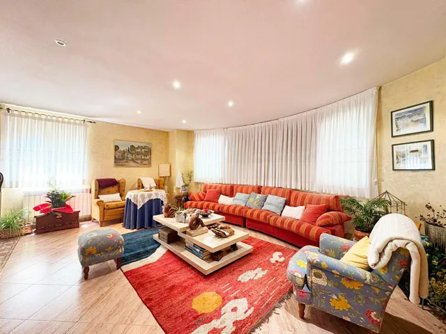 Urbis te ofrece un chalet en venta en la zona de Los Almendros, Villamayor, Salamanca. — 19