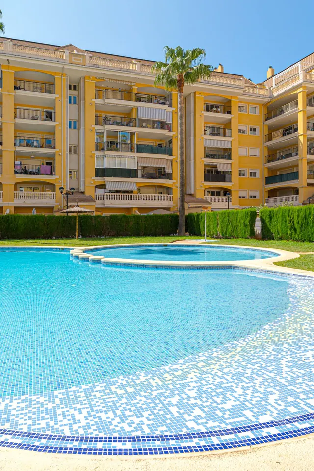 Residencia Denia Plaza. Amplio ático dúplex en venta en el centro de Denia. — 29