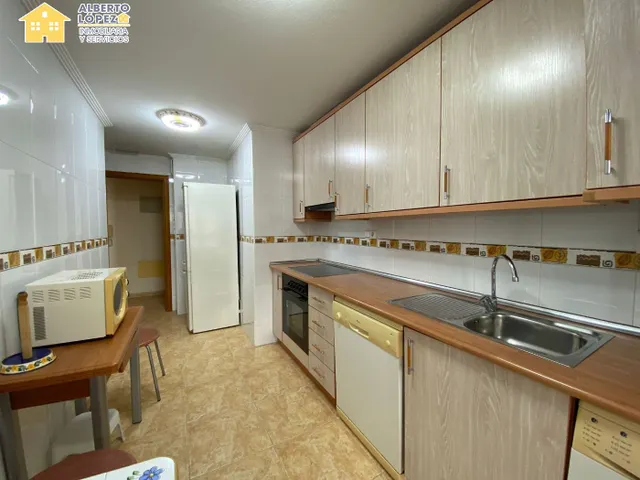 Vivienda de 3 dormitorios en alquiler de larga estancia en El Altet, Elche. — 10