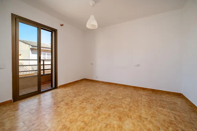 Adosado amplio y luminoso con terraza privada exterior — 19