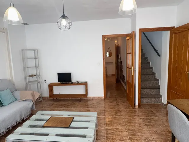 Casa con amplia cochera, terraza y patio. — 24