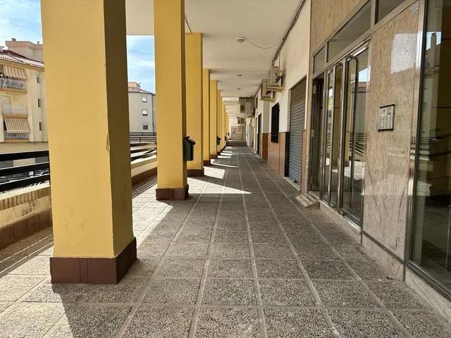 Local en venta y alquiler con opción a compra en Avenida de Salobreña, Motril — 23
