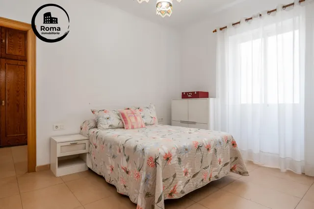 Piso de 87 m2 con 3 dormitorios en Pedro Antonio de Alarcón 27, junto a Recogidas — 33
