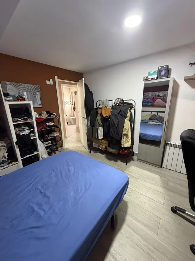 Piso reformado en una calle tranquila, 3º sin ascensor con pocos vecinos. — 16