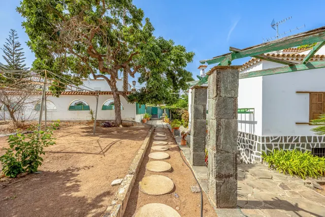 Casa con encanto en tafira, amplia parcela y construcciones auxiliares — 14