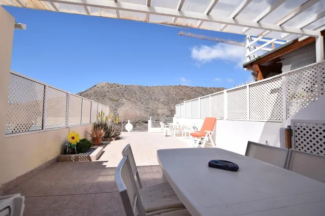 Casa con terraza amplia y soleada para pasar el invierno. - foto 5