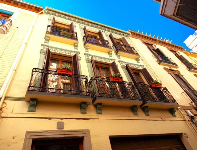 EXCELENTE PISO EN CALLE REJAS DE LA VIRGEN — 8