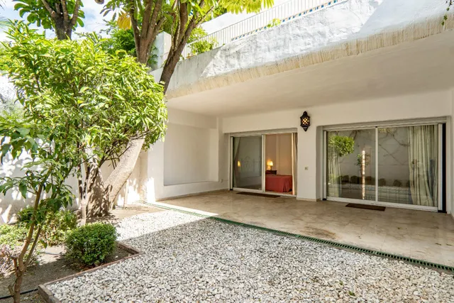 Amplio dúplex en Río Real, Marbella Este, junto a proyectos de alto valor — 10