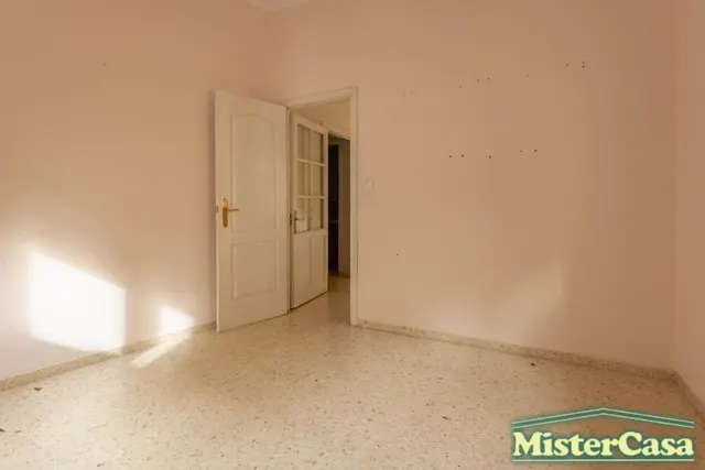 Piso Amplio en Pleno Barrio de Santiago 3 dormitorios y 2 baños — 21