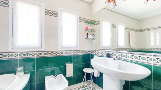 VENTA DE CHALET INDEPENDIENTE EN LA ZONA DE EL LAGAREJO, MIJAS COSTA. ¡5 DORMITORIOS Y PISCINA! — 48