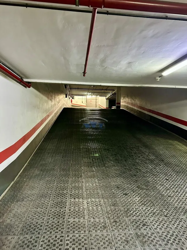 Plaza de garaje en venta — 12