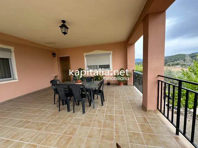 Chalet a la venta en Cocentaina, Alicante. — 36