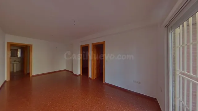 Venta de Piso Sin Posesión en Granada — 3
