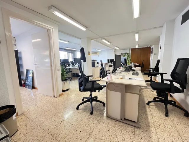 Espectacular local oficina con 170 m2 en Avenida Barcelona zona Esclat — 18