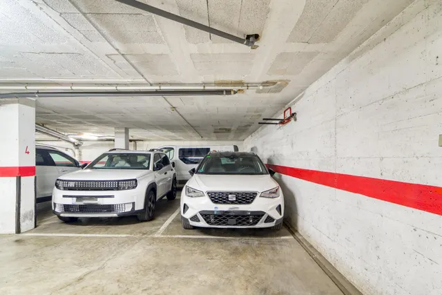 Plaza de parking en venta en Roses – Zona Cines y Mercado - foto 2