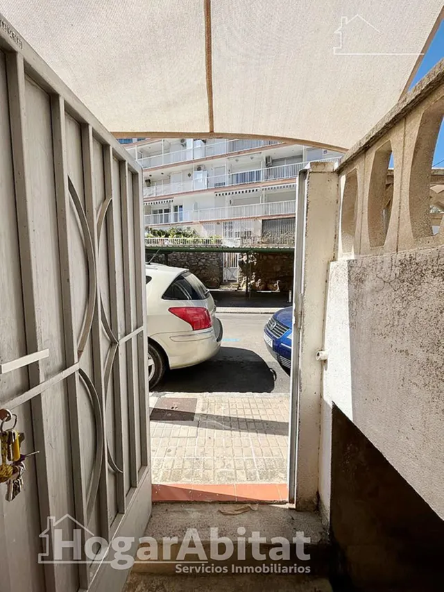 EXTERIOR CON 2 TERRAZAS JUNTO A LA PLAYA — 38