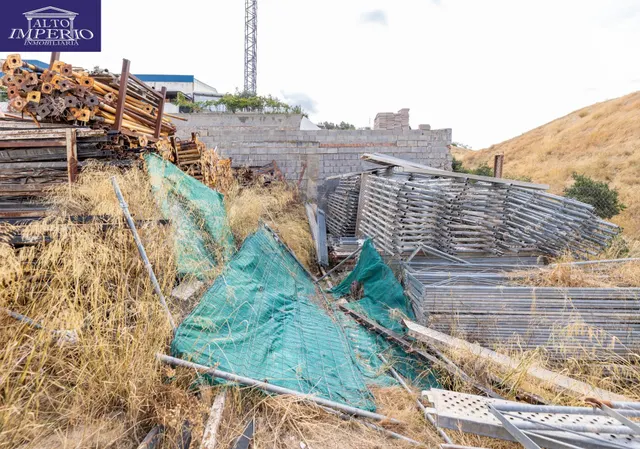 Parcela industrial en poligono industrial las canteras. — 13