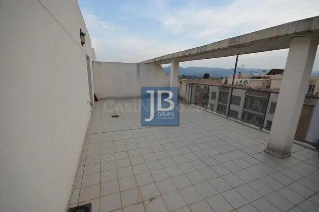 Ático 3 habitaciones 143m² en alquiler - AVD CASTELLA - foto 3
