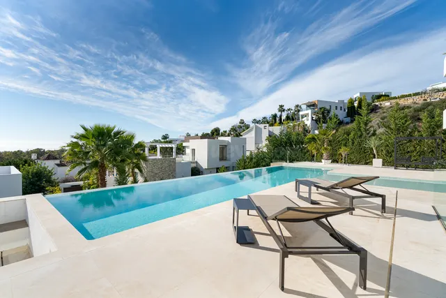 Chalet 5 habitaciones 625m² en venta - Costa del Sol - foto 2