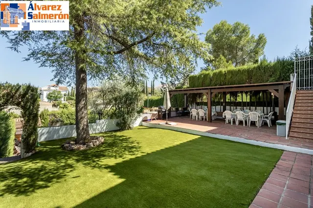 CASA PAREADA EN LA ZUBIA CON PISCINA, ZONA DE BARBACOA Y JARDÍN — 6