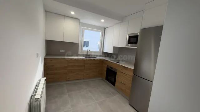 Piso de diseño completamente reformado en venta en Avenida d - foto 5