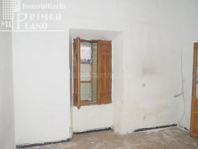 *Casa de planta baja, con acceso a dos calles, 191 m2 de sue - foto 5