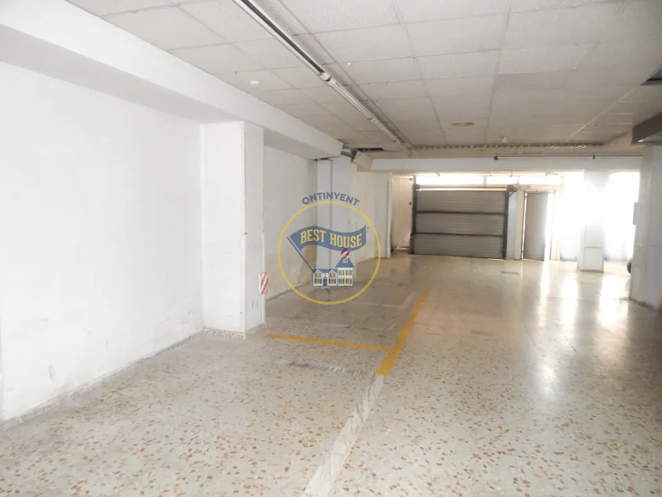 LOCAL COMERCIAL + LOCAL PARKING DE VEHICULOS. COCENTAINA