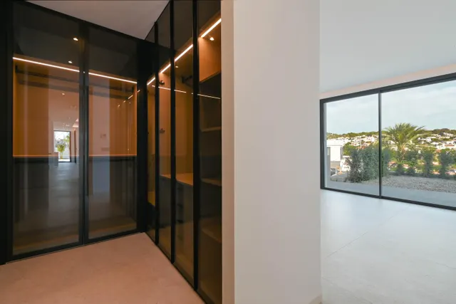 Villa 4 habitaciones 621m² en venta - playa fustera — 28