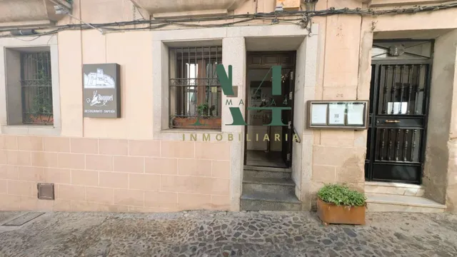 Negocio a pleno rendimiento en el casco antiguo de Cáceres — 38