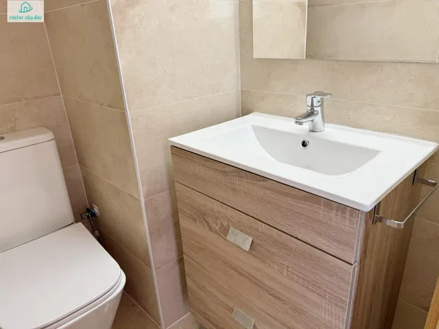 Apartamento 3 habitaciones 92m² en alquiler - 1a linea — 21