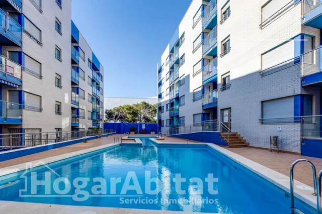 PRECIOSO ÁTICO CON DOS TERRAZAS, GARAJE Y PISCINA JUNTO AL MAR — 8