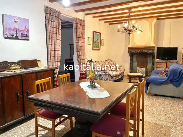 Casa a la venta en Ráfol de Salem. — 8