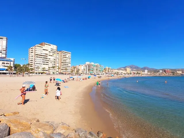 Piso en playa El Campello alquiler temporal - foto 2