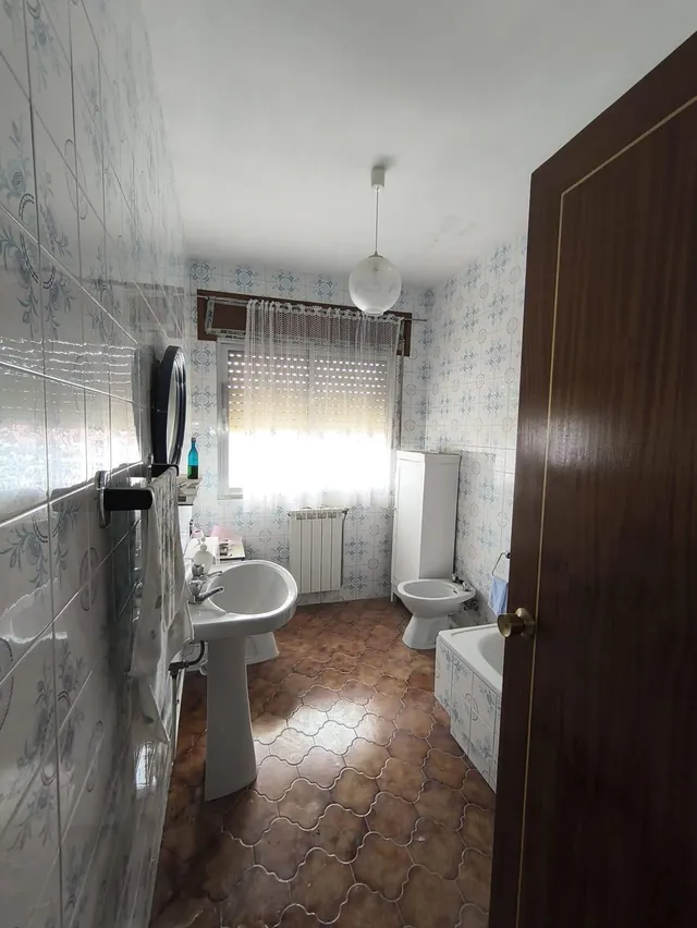 Amplia Casa en Noblejas - Oportunidad Única por €180,000 — 31