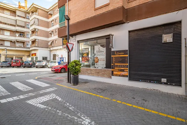 TRASPASO DE NEGOCIO DE ALIMENTACION PARA LLEVAR EN CENTRO DE MARACENA. GRAN OPORTUNIDAD!!! — 18