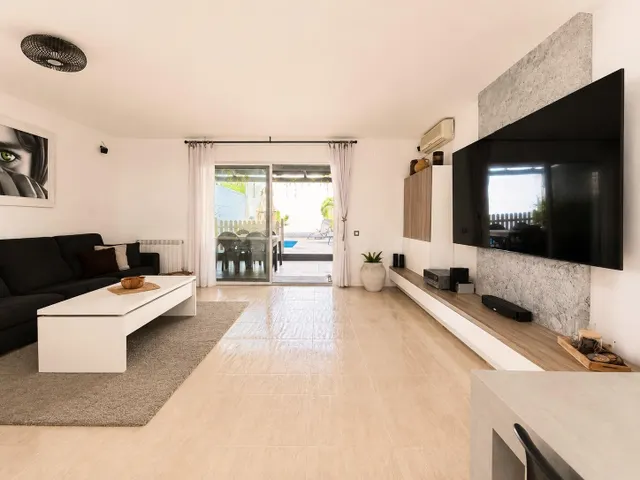 MARAVILLOSA CASA CON PISCINA EN CASTELLBISBAL - foto 4