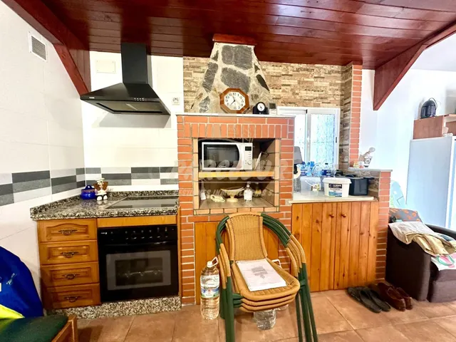 ZONA HIGUERON - Parcela de 1.100m con casita, piscina y tras - foto 3