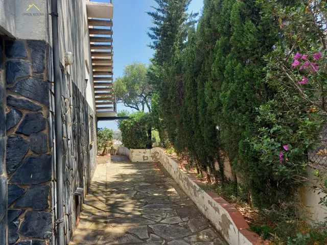 Casa con jardín y vistas en venta en el puerto de Llançà. — 37