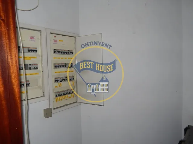 ¡¡OPORTUNIDAD!! LOCAL COMERCIAL EN ZONA TRANSITADA — 18