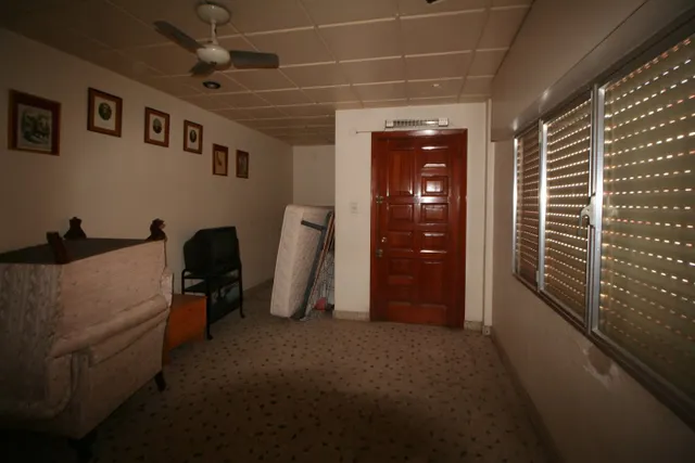 CASA A TRES ESQUINAS SITUADA A ESCASOS METROS DE LA IGLESIA DE LA ASUNCION. — 48