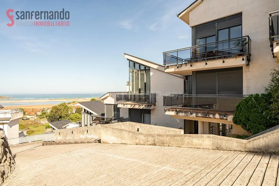 Piso en Mogro con vistas al mar y terraza de 55m2
