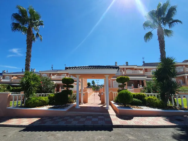 Urb. Mediterraneo - Bungalow con piscina y parking , cerca del mar, frente al parque  Natural Clot de Galvany — 32