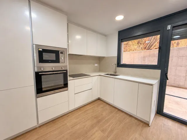 CASA A ESTRENAR DE 4 habitaciones Y ZONA PARQUING — 6