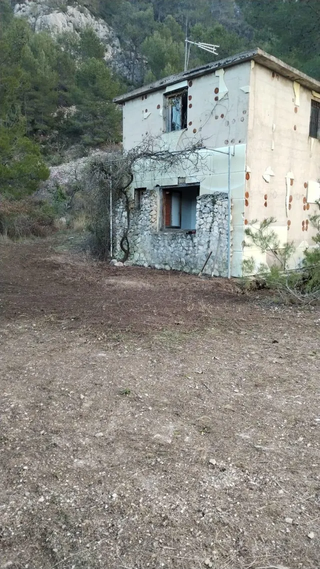 FINCA RÚSTICA EN CONFRIDES (ALICANTE) - foto 2